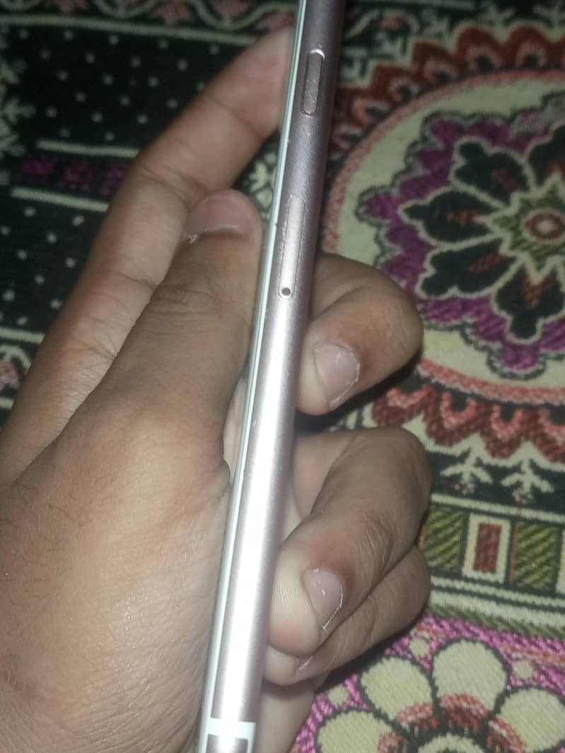 Apple iPhone 6S 3