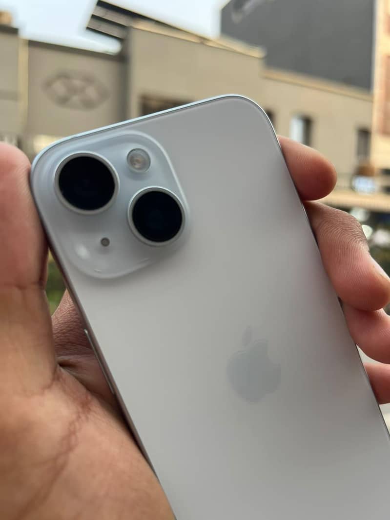 Apple iPhone 15 2