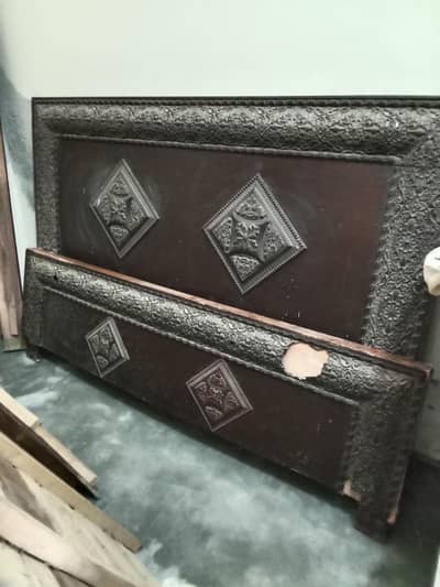 good condition bed