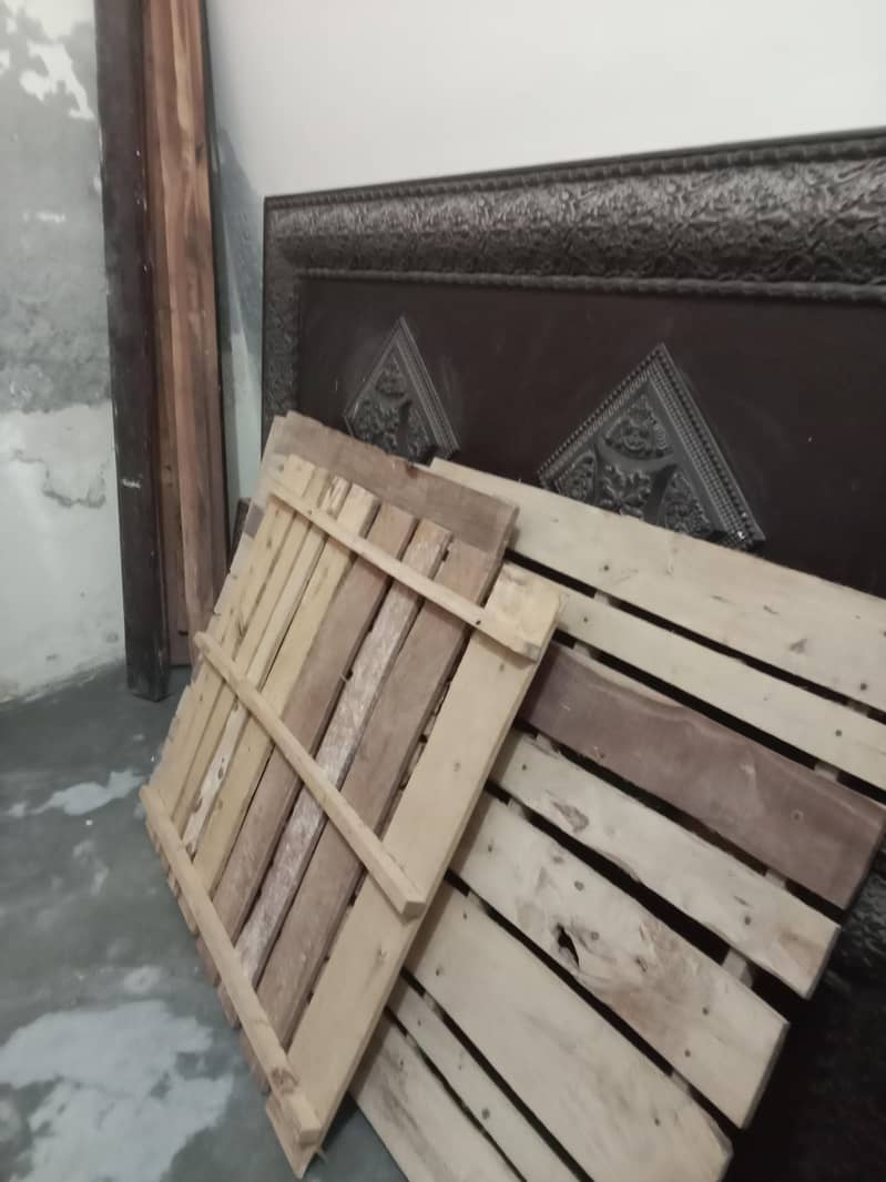good condition bed 3