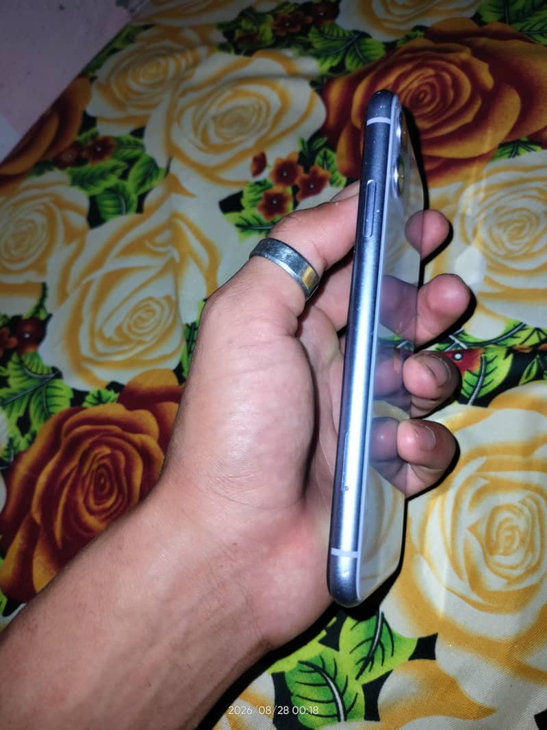 Apple iPhone 11 2