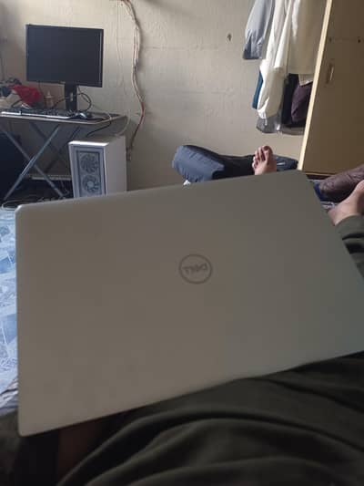 Dell XPS premium laptop 4k display with 1050ti 4gb gpu