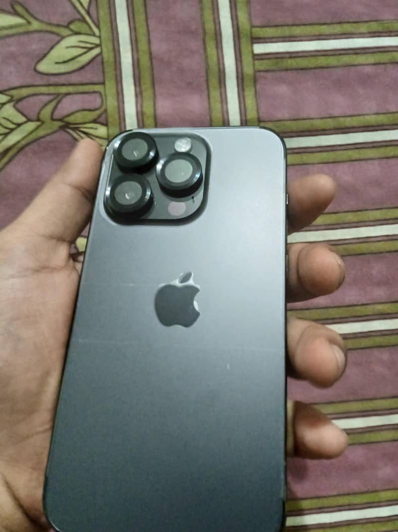 iPhone 14 pro 4