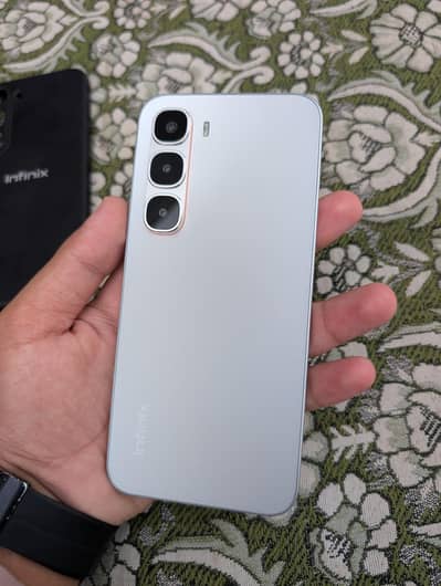 Infinix Hot 60 Pro "Argent sell"