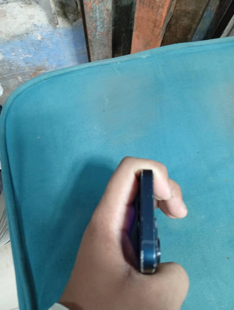 Apple iPhone 13 mini 3