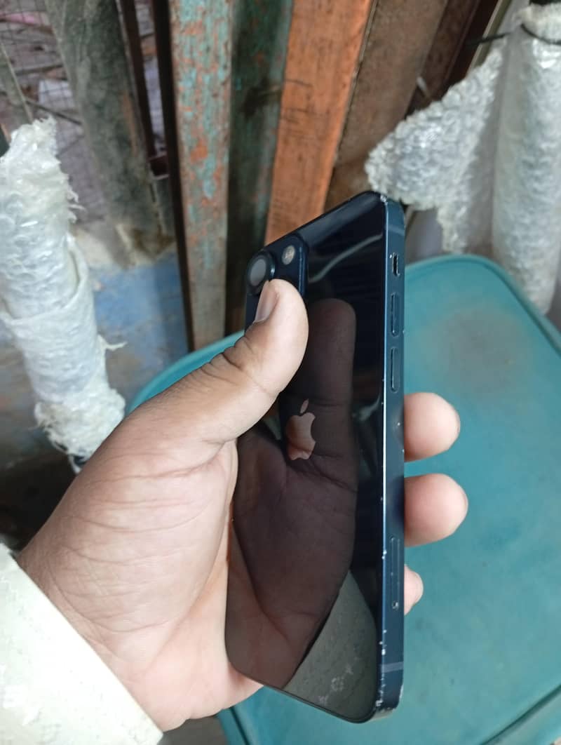 Apple iPhone 13 mini 7