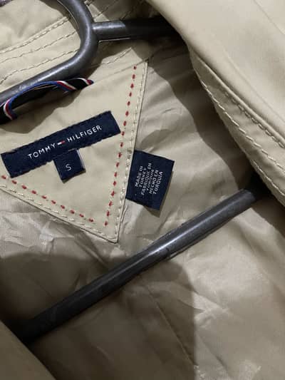 Tommy Hilfiger Jacket – Stylish & Classic Branded