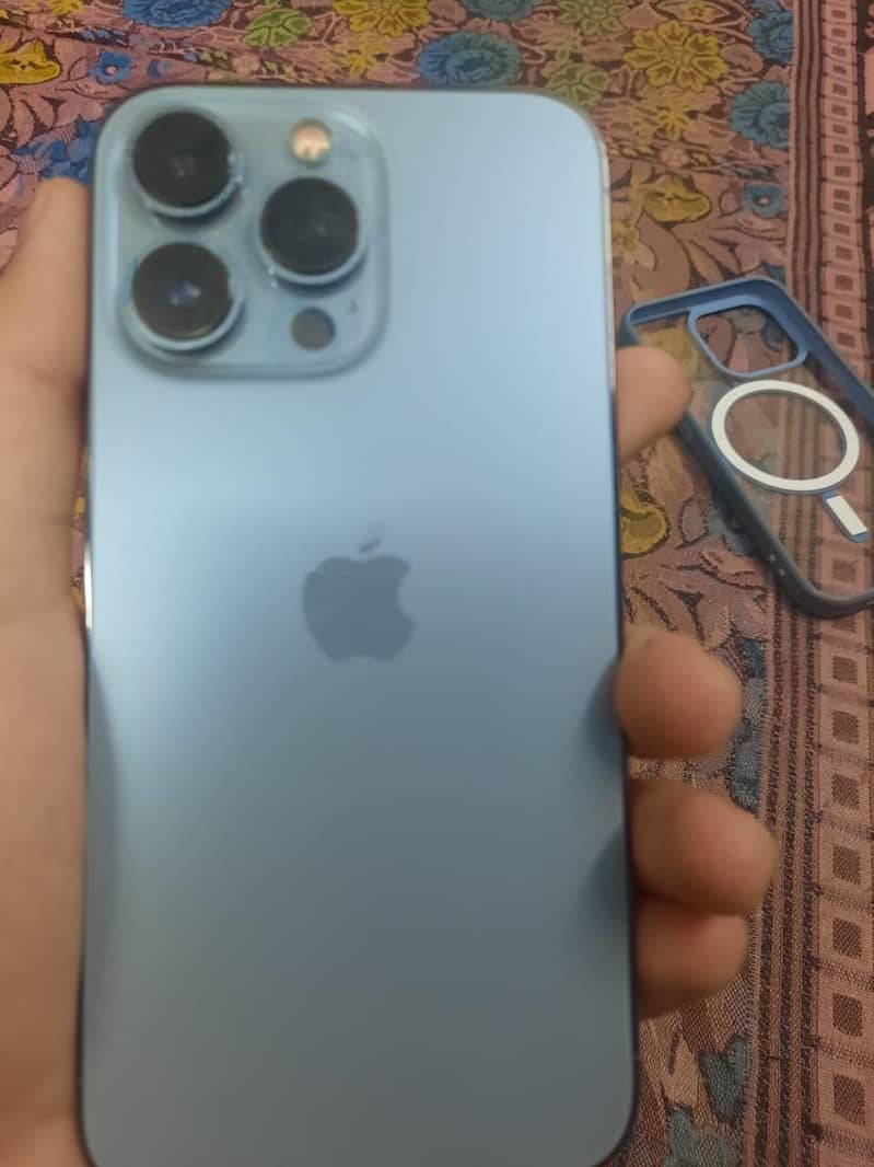 Apple iPhone 13 Pro 0