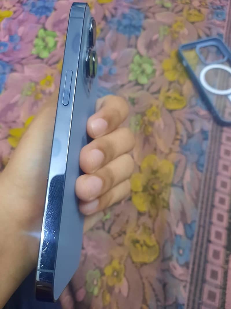 Apple iPhone 13 Pro 3