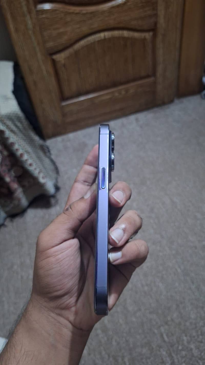 Apple iPhone 14 Pro 1