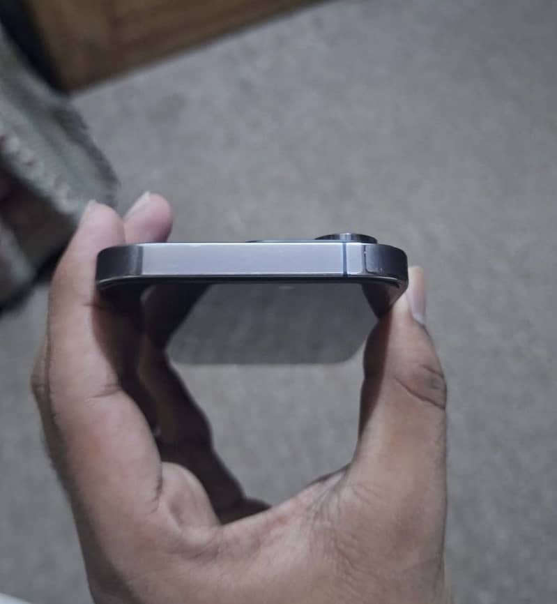 Apple iPhone 14 Pro 4