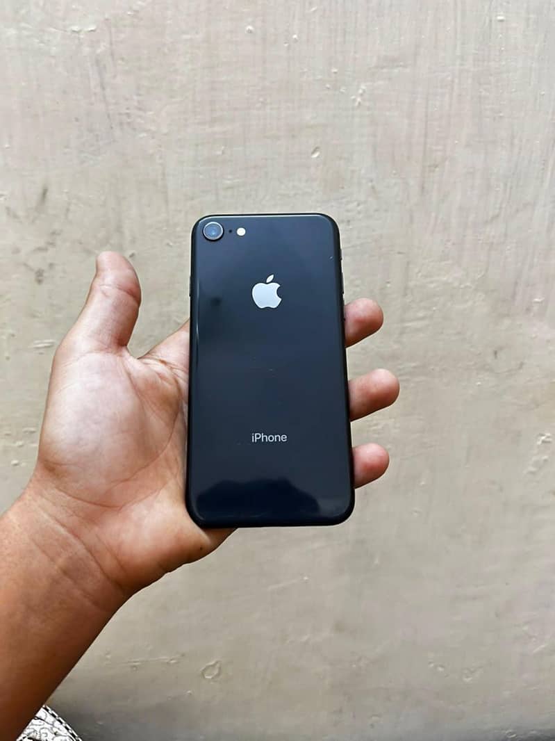 Apple iPhone 8 4