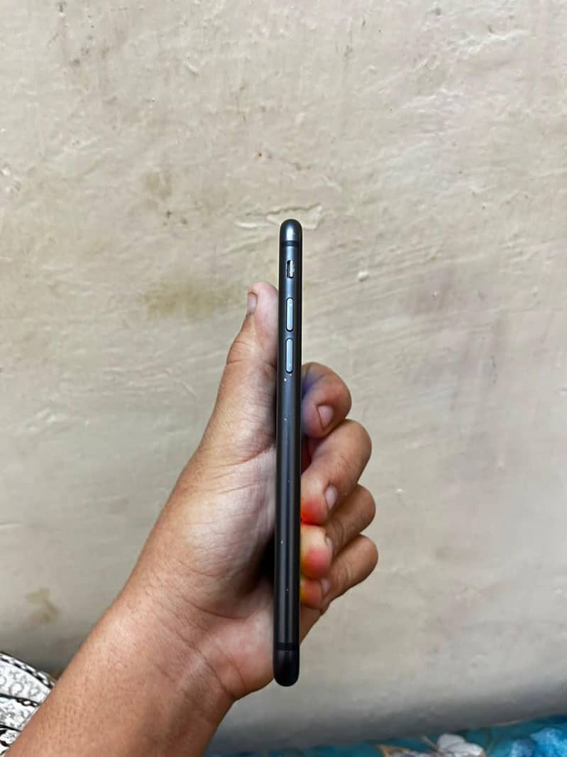 Apple iPhone 8 5