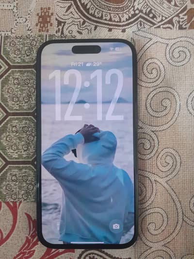 Apple iPhone 16