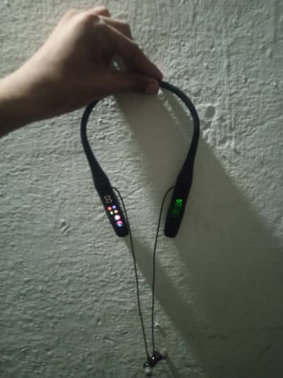 neck band
