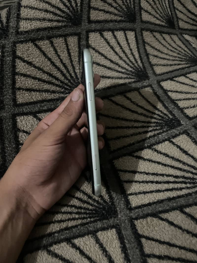 Apple iPhone 11 2