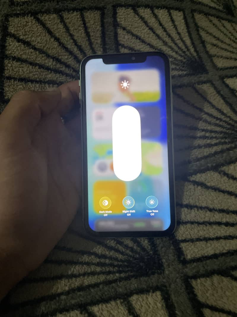 Apple iPhone 11 4