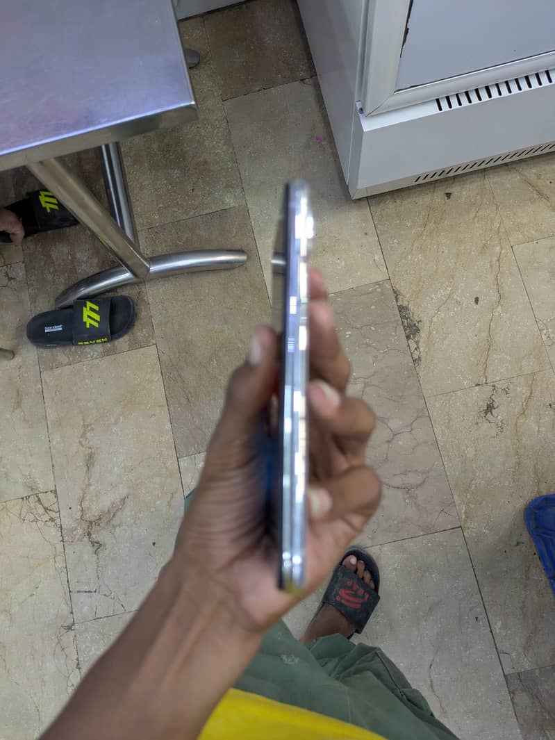 Apple iPhone X 4