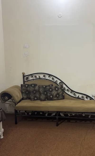 DEWAN 3 SEATER FOR SALE