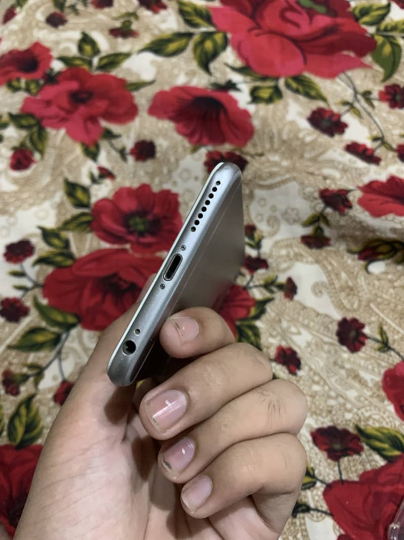 Apple iPhone 6Plus 3