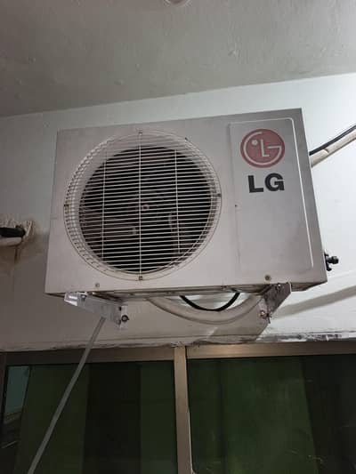 LG 1.5 ton good working