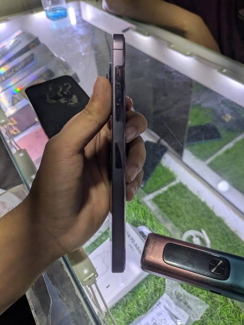 Apple iPhone 14 Pro Max 1