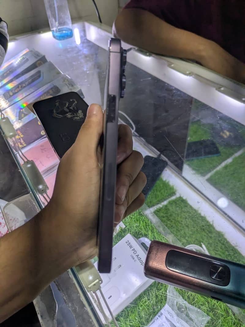 Apple iPhone 14 Pro Max 3