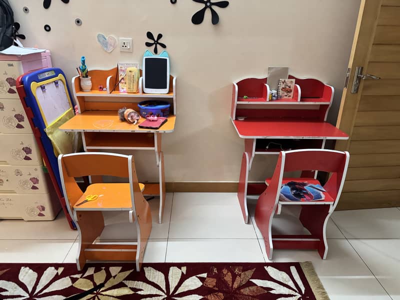 STUDY TABLE WITH CHAIR 6