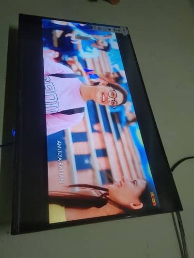 samsung 32" andriod led 4k hd result new condition good rat