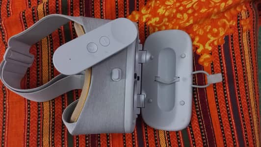 VR Headset with controller
