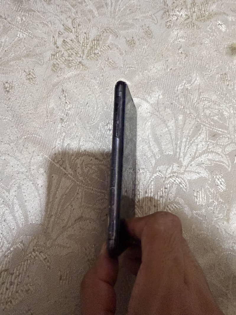 Apple iPhone X 4