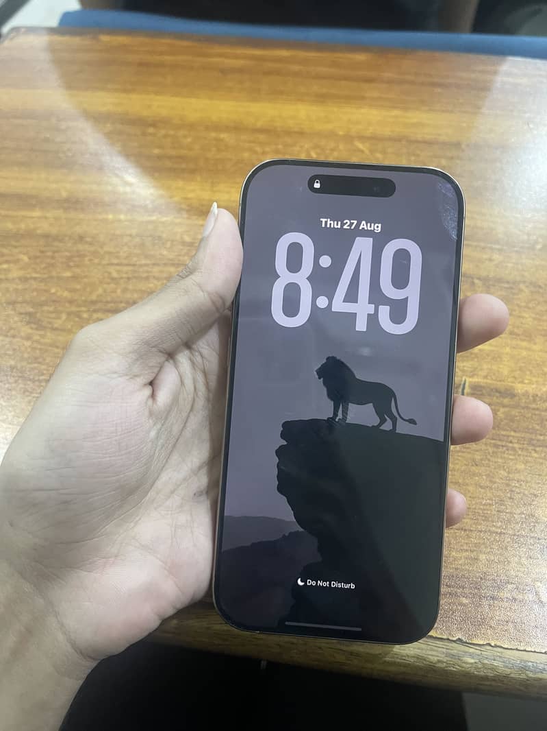 Apple iPhone 16 Pro 2
