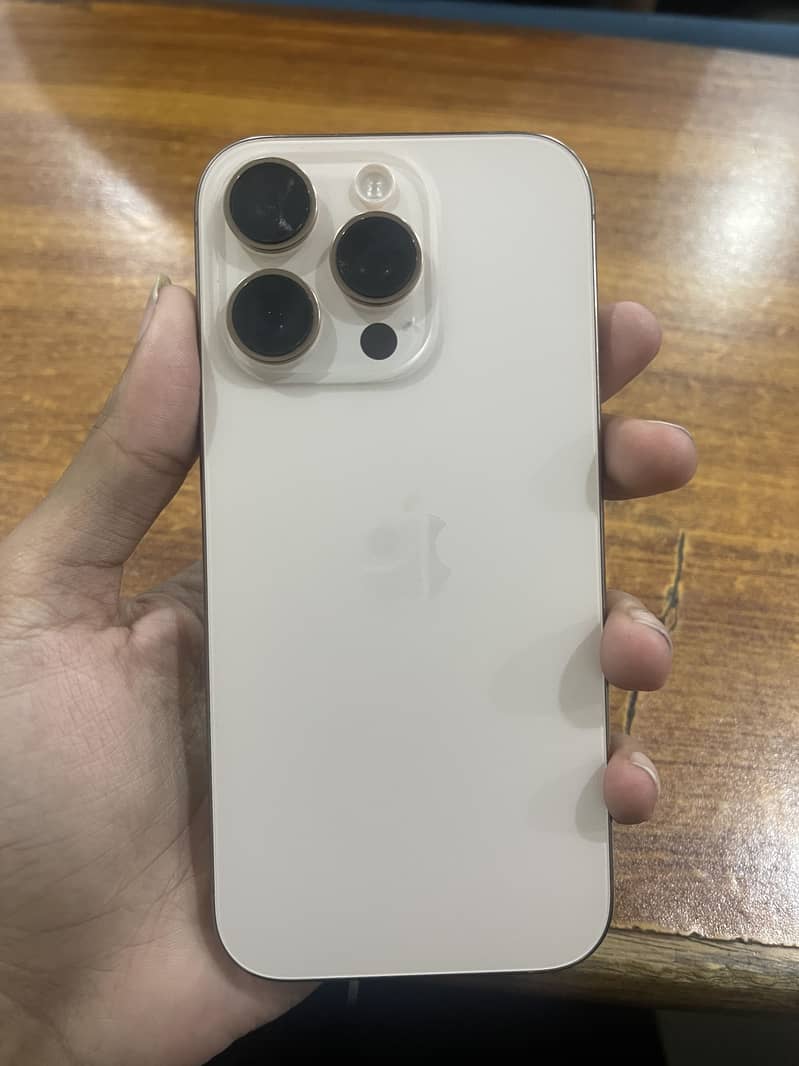 Apple iPhone 16 Pro 5