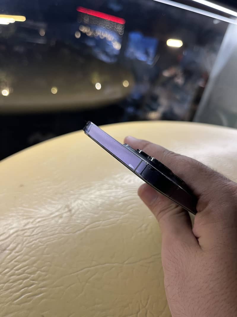 Apple iPhone 14 Pro Max 9
