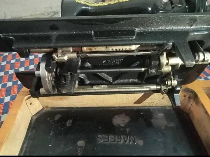 Singer sweing machine 1