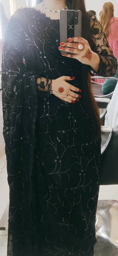 Black cut Dana sari