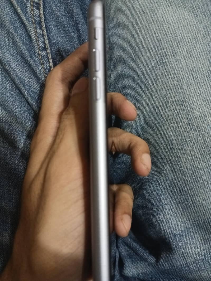 Apple iPhone 11 3