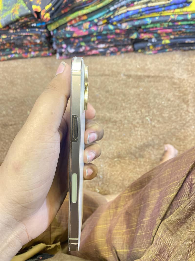 Apple iPhone 14 Pro Max 3