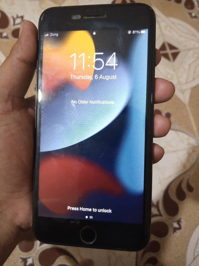 Apple iPhone 7 Plus 1
