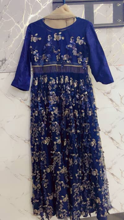party wear dress for sale 2500 only serious costumer contact