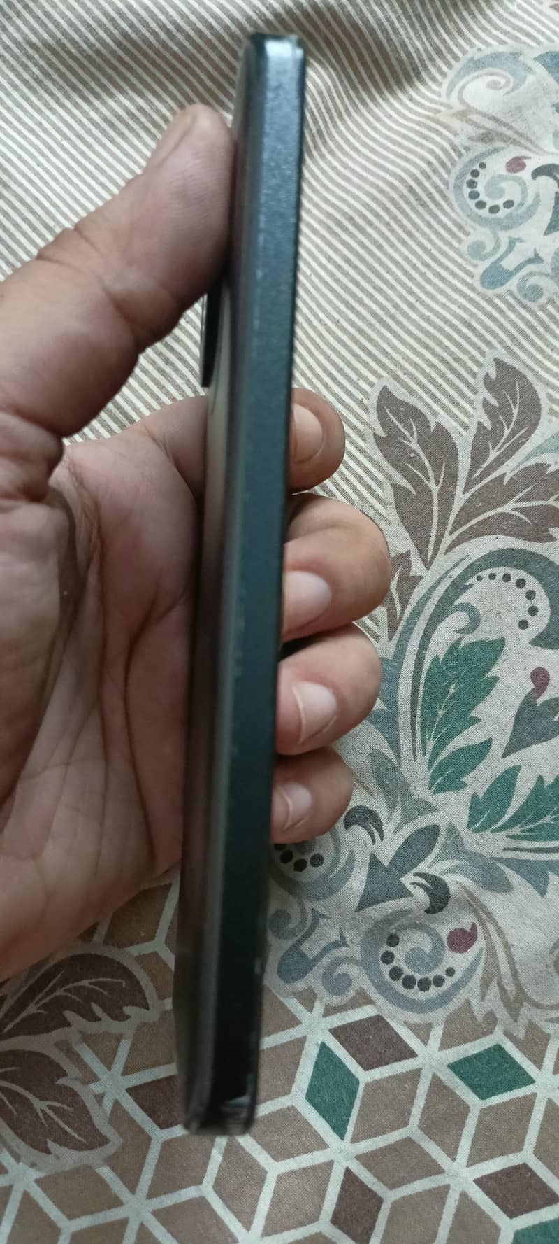Sharp Aquos Sense7 1