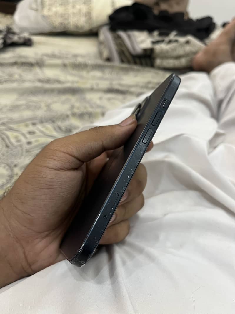 Apple iPhone 15 3
