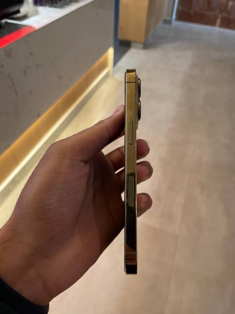 Apple iPhone 13 Pro 2
