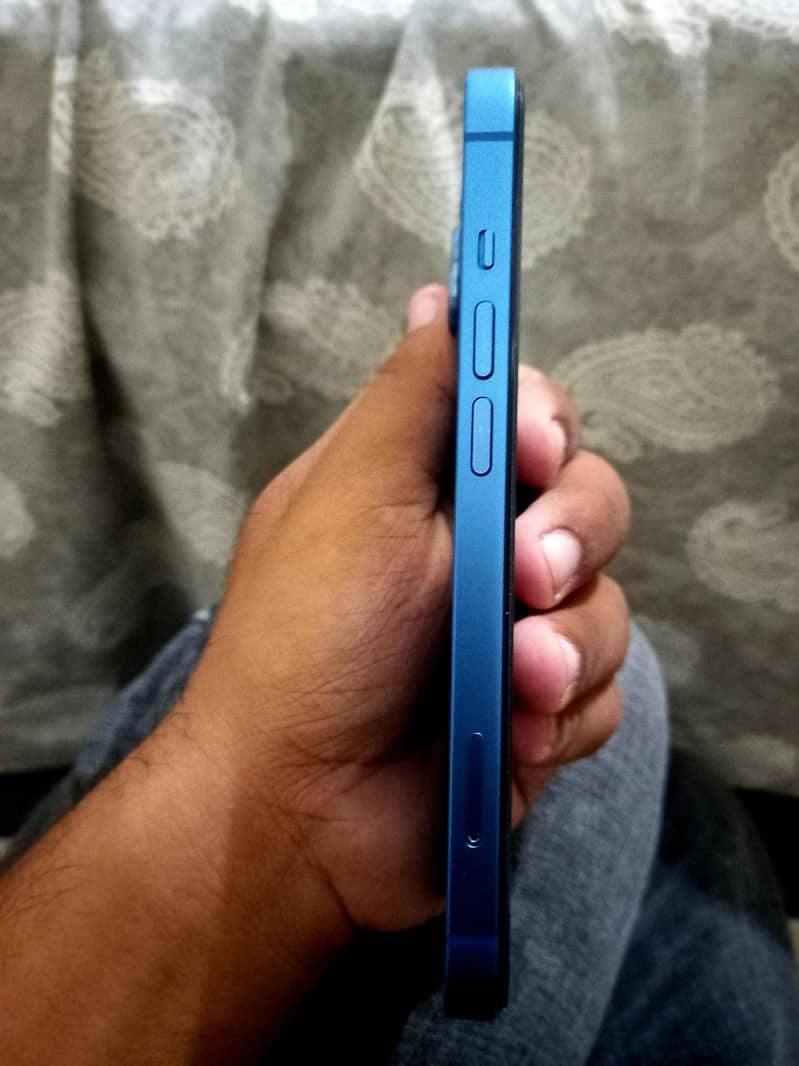 Apple iPhone 13 mint condition 2