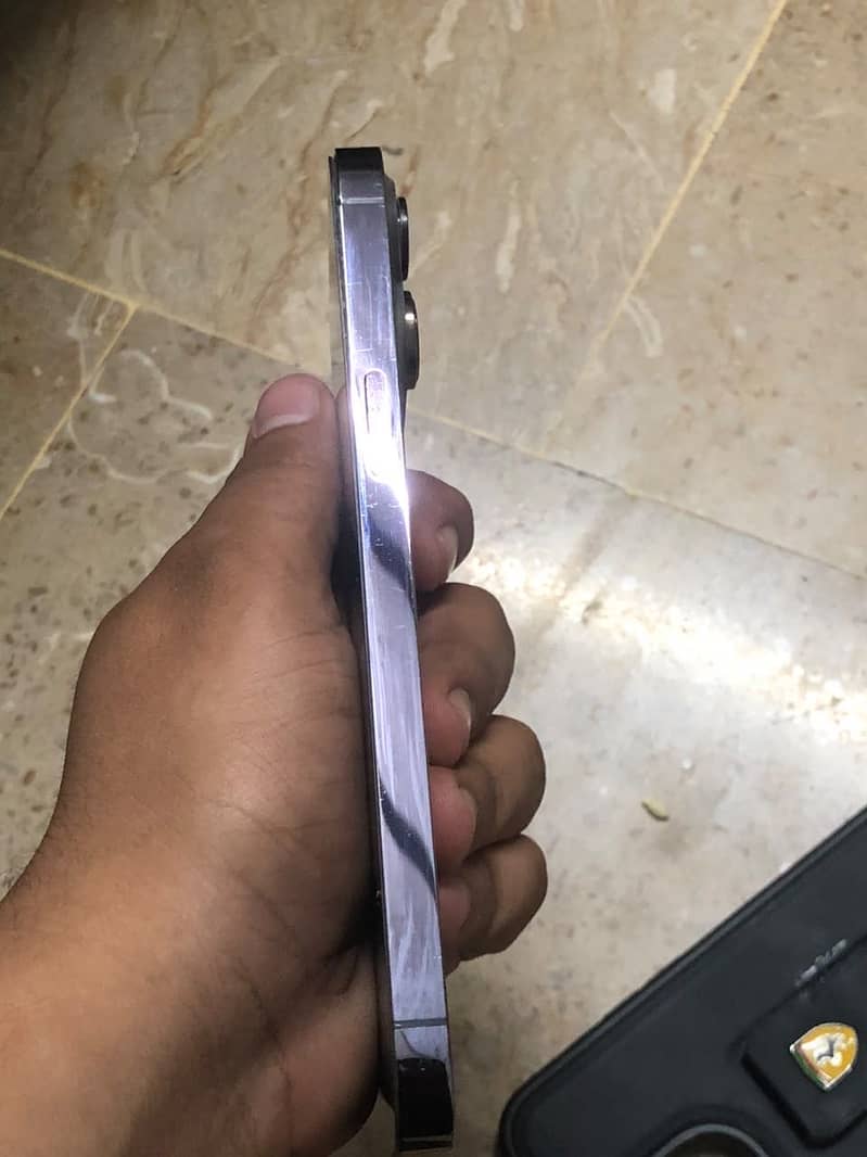 Apple iPhone 14 Pro Max 4