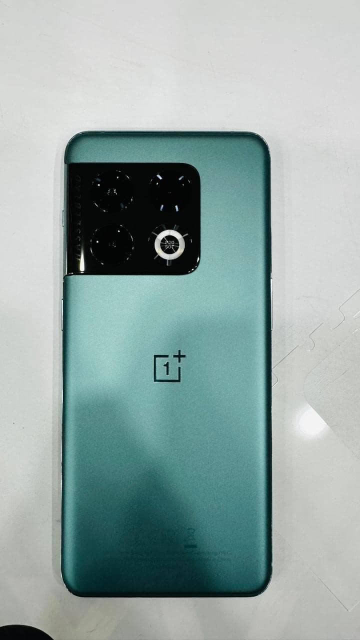 One Plus 10 Pro 1