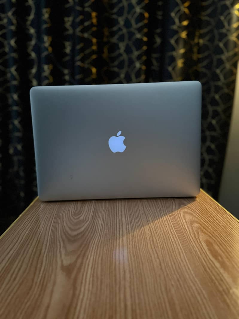 MAC BOOK PRO 0