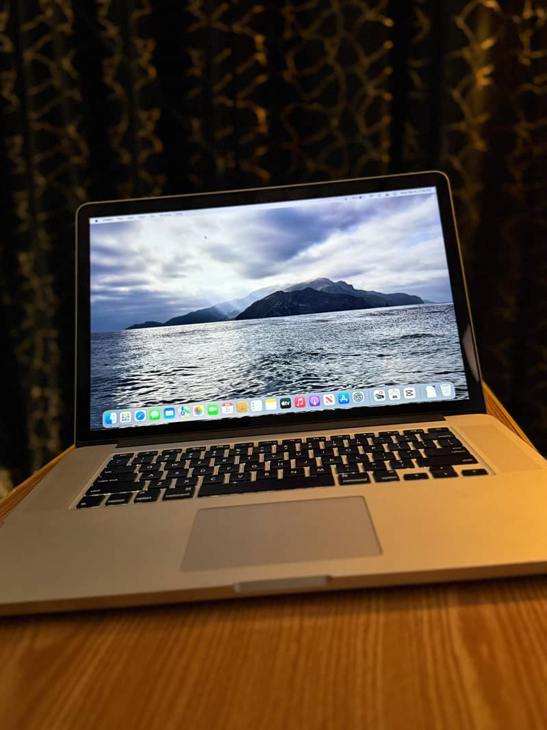 MAC BOOK PRO 1