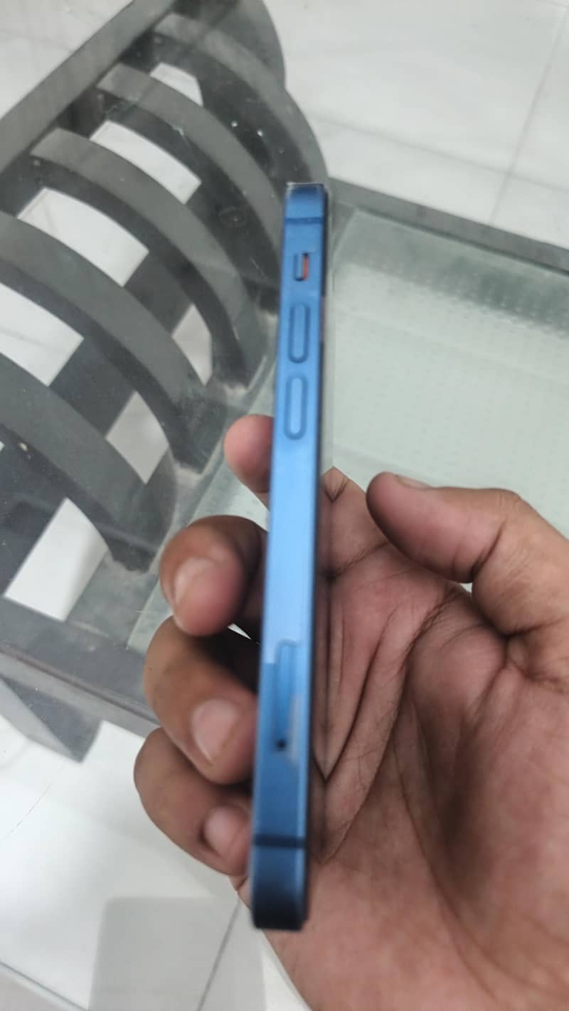 Apple iPhone 13 mini 4