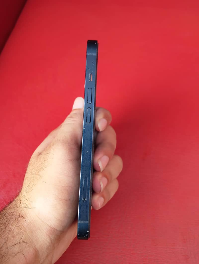 Apple iPhone 13 4
